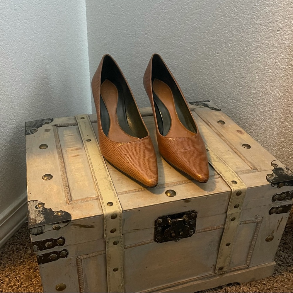 Cole Haan 8.5 AA narrow tan heels